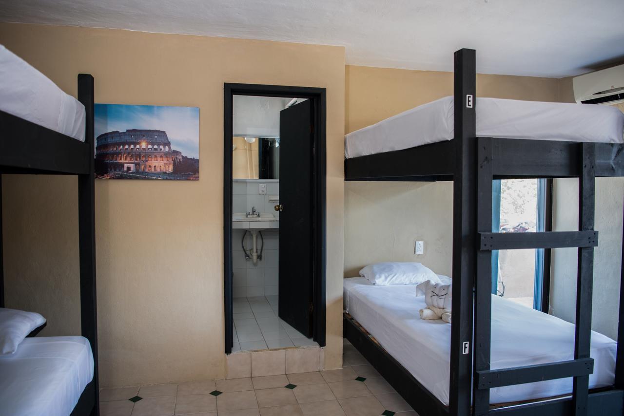 Deja Hostel プレヤデルカーメン エクステリア 写真