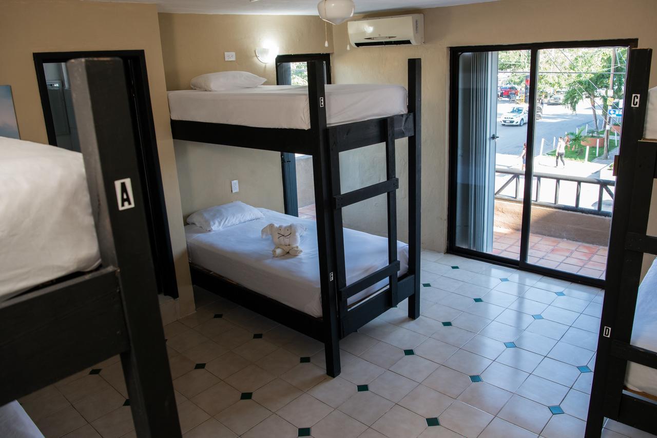Deja Hostel プレヤデルカーメン エクステリア 写真