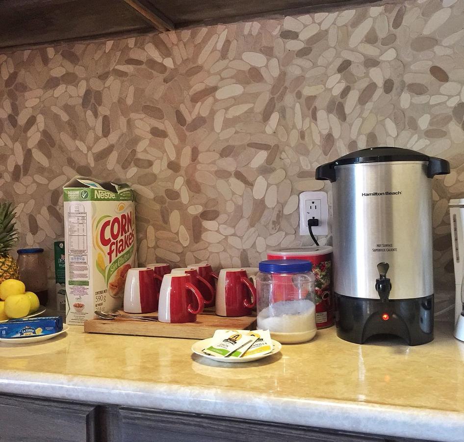Deja Hostel プレヤデルカーメン エクステリア 写真