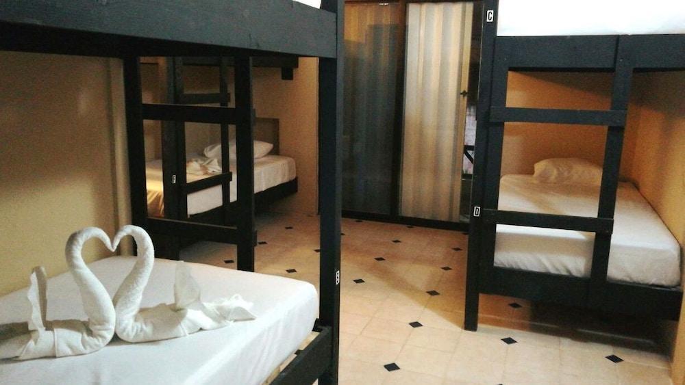 Deja Hostel プレヤデルカーメン エクステリア 写真